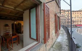 The Balcony Suite - Piazza del Campo
